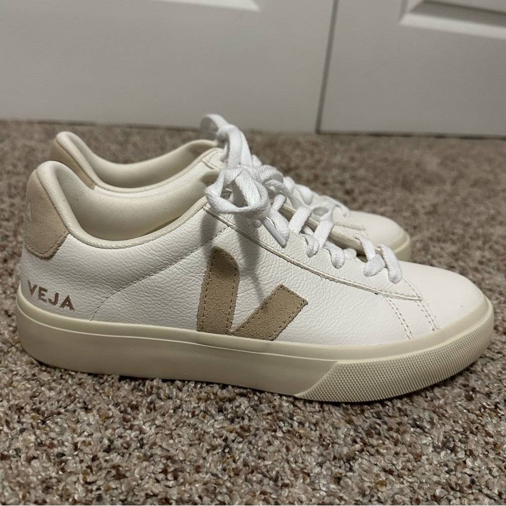 Veja women’s size 7.5